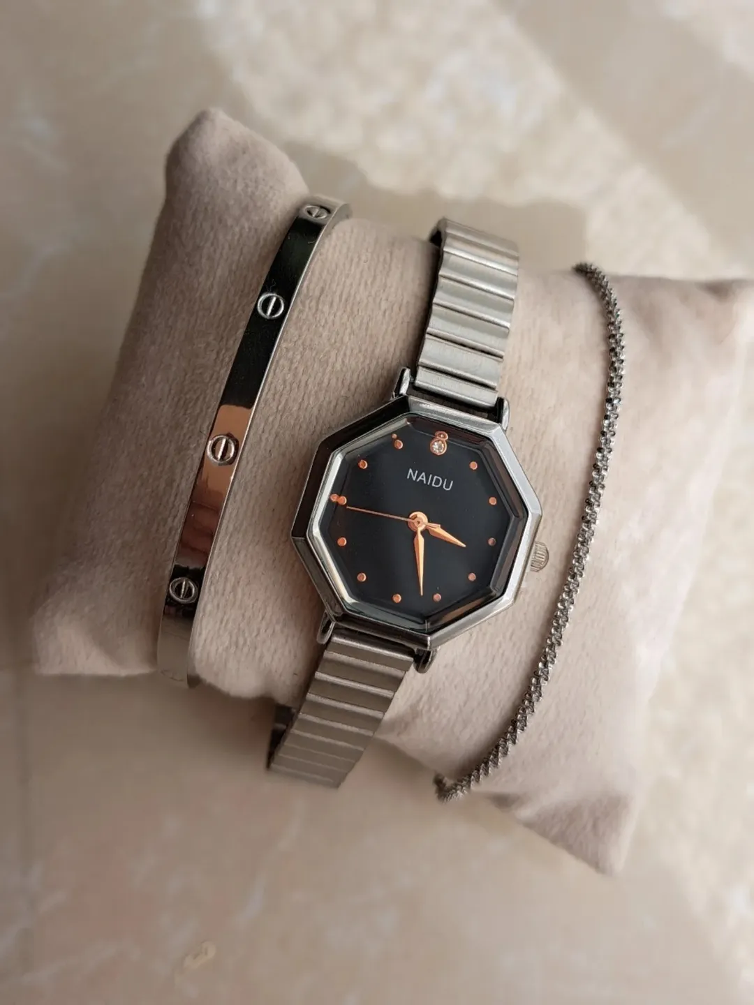 ساعت هشت ضلعی برند نایدو