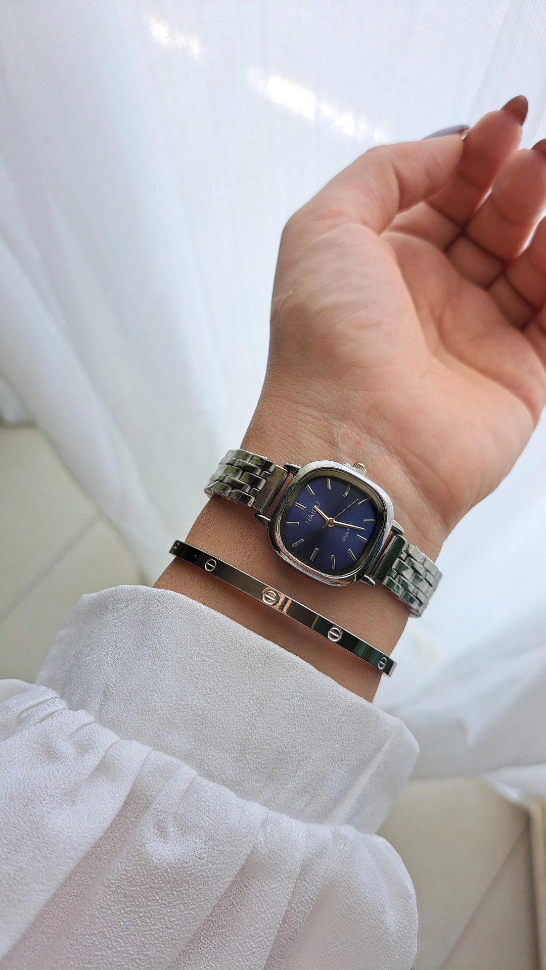 ساعت نایدو صفحه سورمه ای
